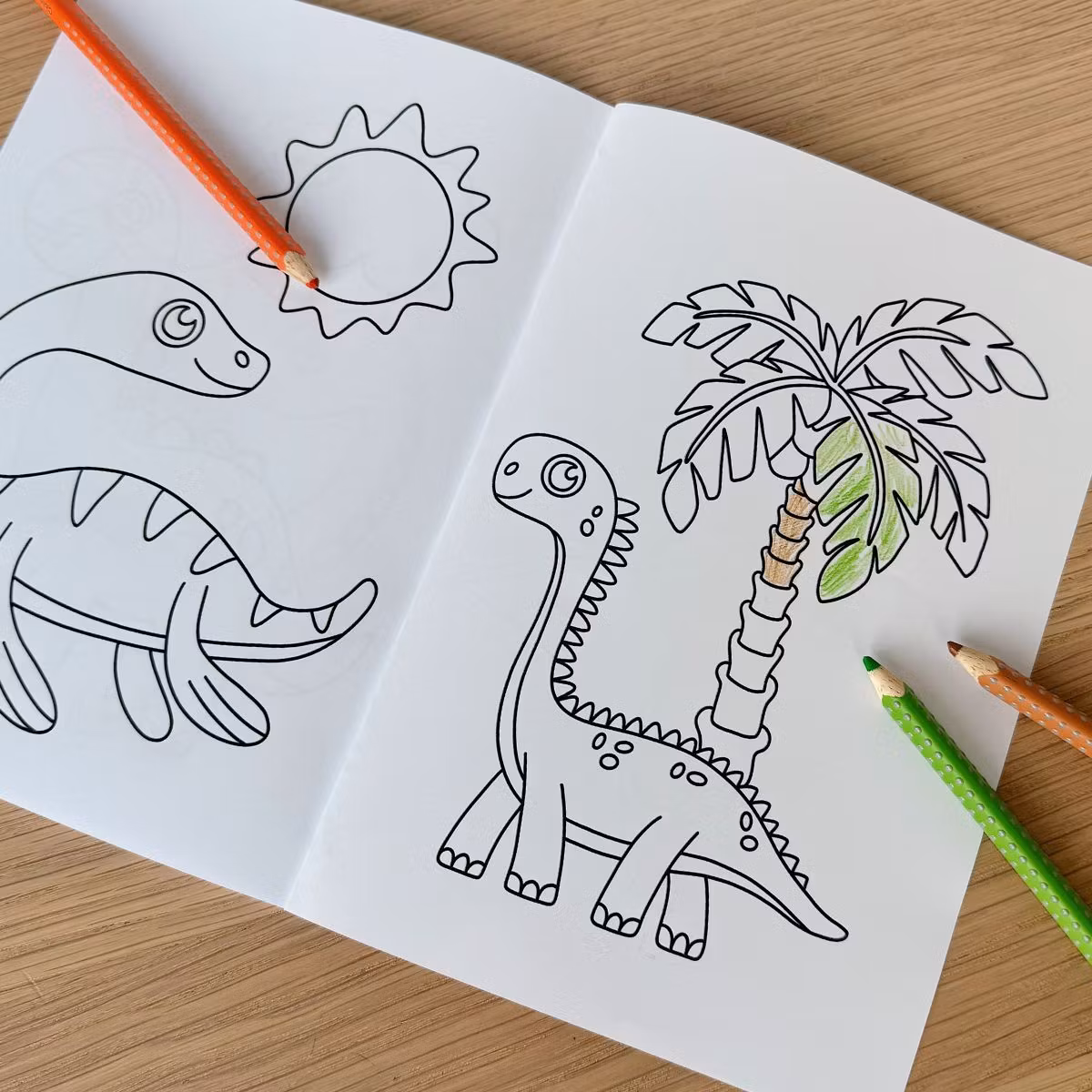 Dinosaurier-Malbuch - 16 Ausmalbilder zum Ausdrucken