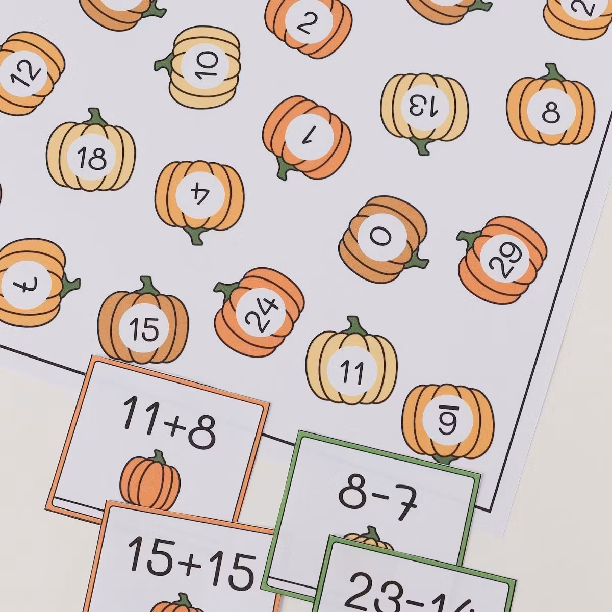 Rechnen & Finden (0-30) - Mathespiel für Halloween