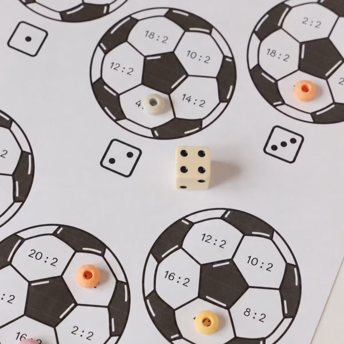Würfeln & Rechnen (10 Mathespiele) - Division durch 1-10
