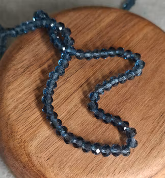 Glaspärlor facetterade - jeansblå 4 mm