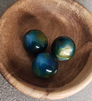 Pennpärlor 16 mm - mossgrönt & guld med skimmer