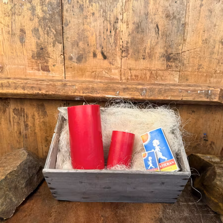 Blockljus Lyx - Mörkröd - Ø7X11 cm - 46h