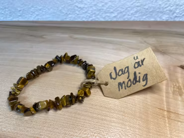 Affirmationsarmband "Jag är modig" med Tigeröga stl: M