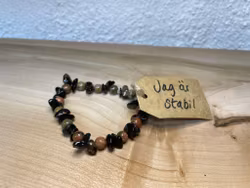Affirmationsarmband "Jag är stabil" men Unakit och Rökkvarts stl: S