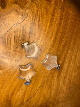 En stjärnformad berlock av Bergkristall