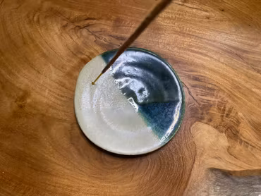 Rökelsehållare handgjord i keramik