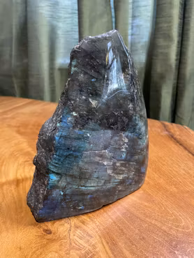 Labradorit 1,4 kg 16cm