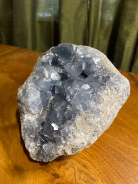 Stort Celestitkluster 1976 gram 17,