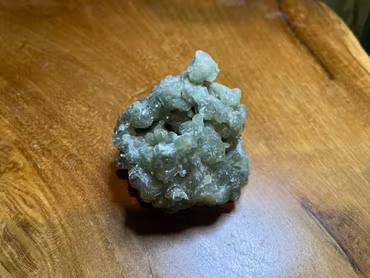 Prehnitkluster 6cm 139gr