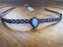 Choker / Pannband Månsten handgjord macramé av Bohemiflow