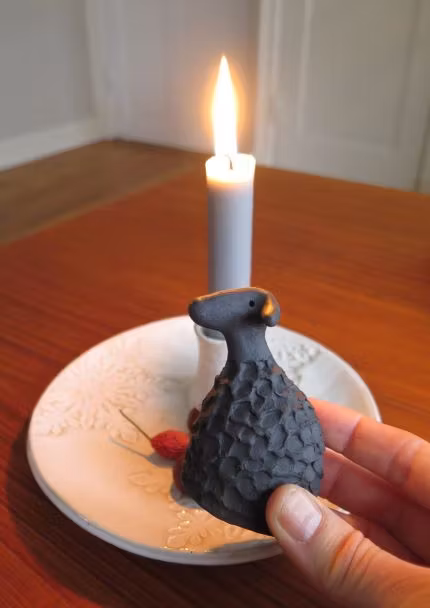 ljussläckare får i stengods, handknådad, keramik, hantverk