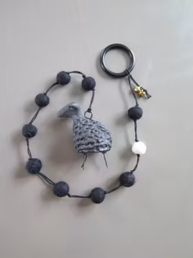 Partyfår  svart + 1 vit