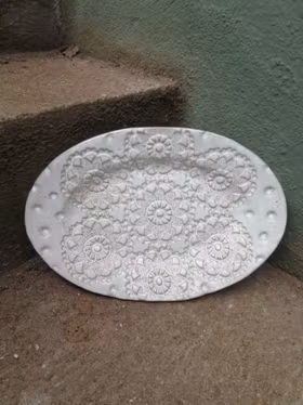 Ovalt fat med mönstertryck