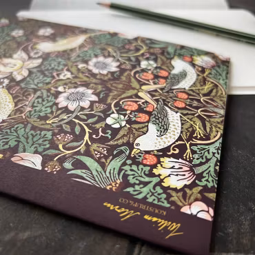 Anteckningsbok A5– vinröd Strawberry Thief