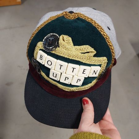 HATS OFF - BOTTEN UPP
