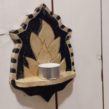 Altar-hylla för ljus/skatter (3)