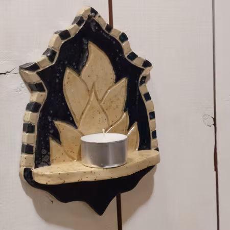 Altar-hylla för ljus/skatter (3)