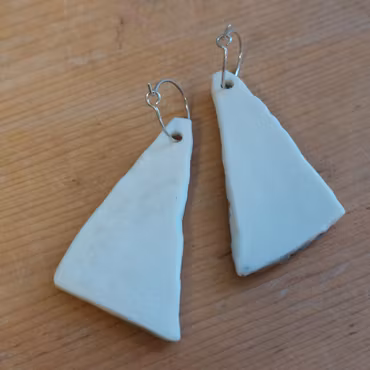 Örhängen - porslin - grågrön