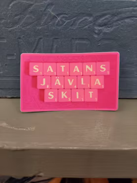 Klistermärke - SATANS JÄVLA SKIT - ROSA