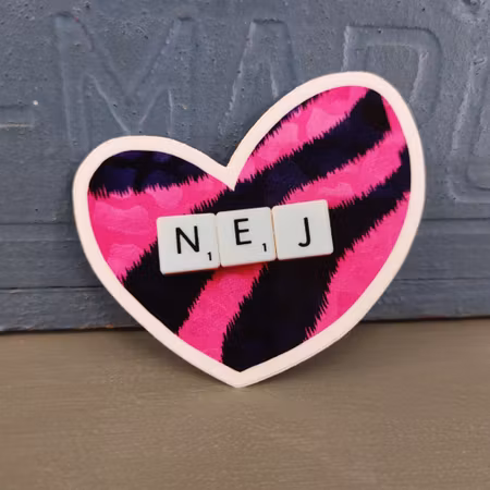 Klistermärke - NEJ (svartrosa)