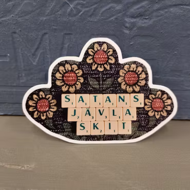 Klistermärke - SATANS JÄVLA SKIT solros