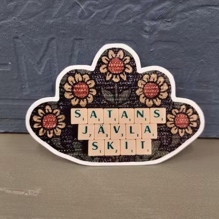 Klistermärke - SATANS JÄVLA SKIT solros