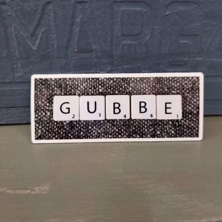 Klistermärke - GUBBE