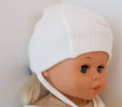 Vit babymössa 55571 från MaxiMo-