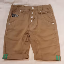 Beiga shorts Neil-75 från Kids Up