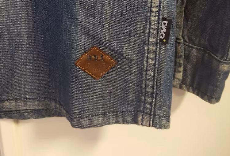 Jeansskjorta Ozzy från D-XEL/DWG.