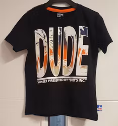 Svart t-shirt Krage-52 från Kids Up.