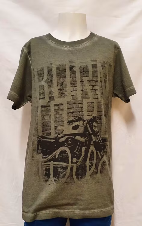 T-shirt Iro från Next level.