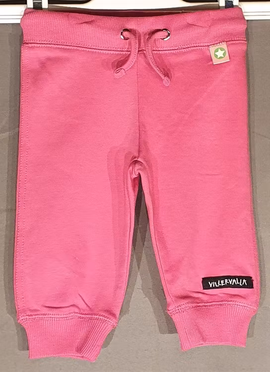 Relaxed trousers från Villervalla.