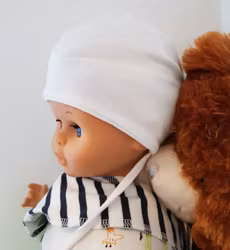 Vit babymössa 35500 från MaxiMo-