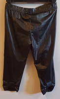 Svarta glansiga capri-leggings Viby-66 från D-XEL-