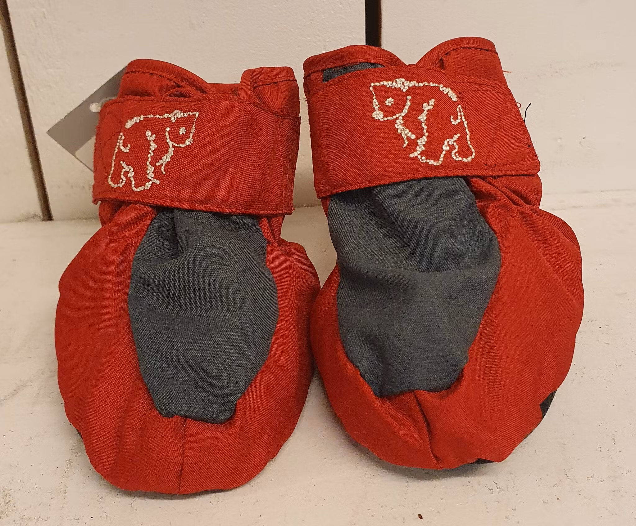 Röda tossor från LB Collection med fleece-foder
