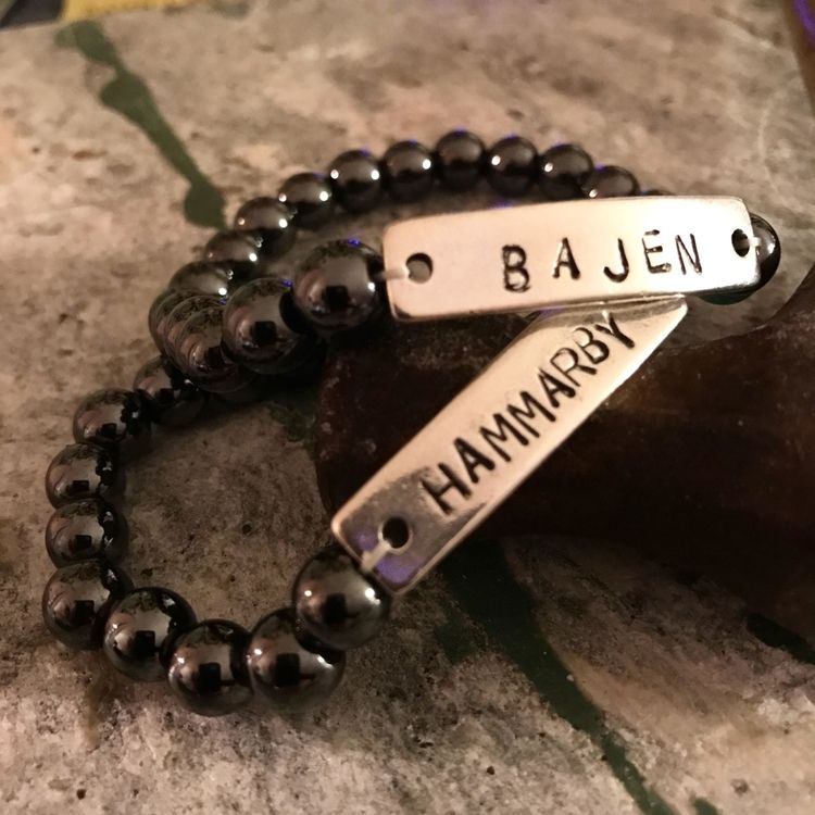 Pärlarmband med stansbricka