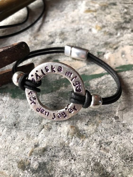 Stansat RingArmband - med din text