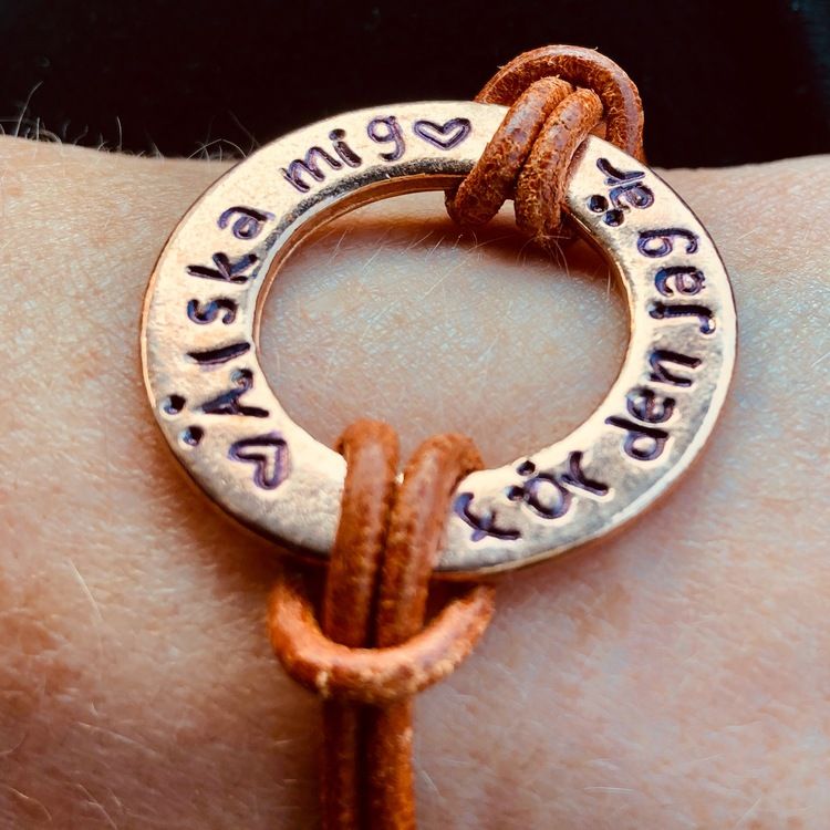 Stansat RingArmband - med din text