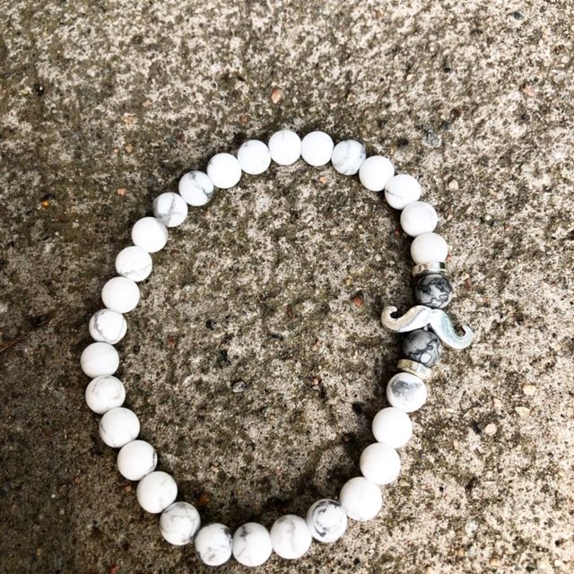 MustaschSkyddsÄngel Armband i olika färger