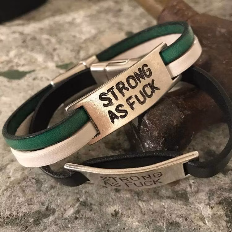 STRONG AS FUCK  -  olika BREDA läder