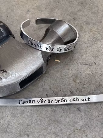 Stansat Aluminium eller KopparArbmand - Egen text