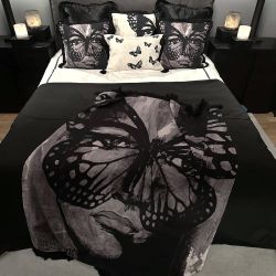 Kuddfodral 50 x 50 Golden butterfly BW- CAROLINA GYNNING