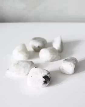 Regnbågsmånsten, ca 10-20 gram