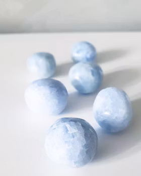 Blå kalcit,  cuddle stone (stora)