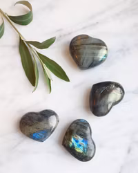 Labradorit, hjärta olika storlekar