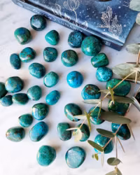 Krysokolla, trumlad olika storlekar