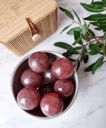 Jordgubbskvarts, klot ca 35mm