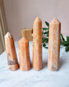 Månsten (Peach), polerad spets/Obelisk