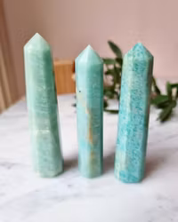 Amazonit, polerad spets/Obelisk